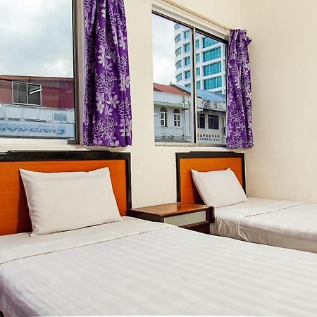 Ban Hin Hotel Sibu Esterno foto